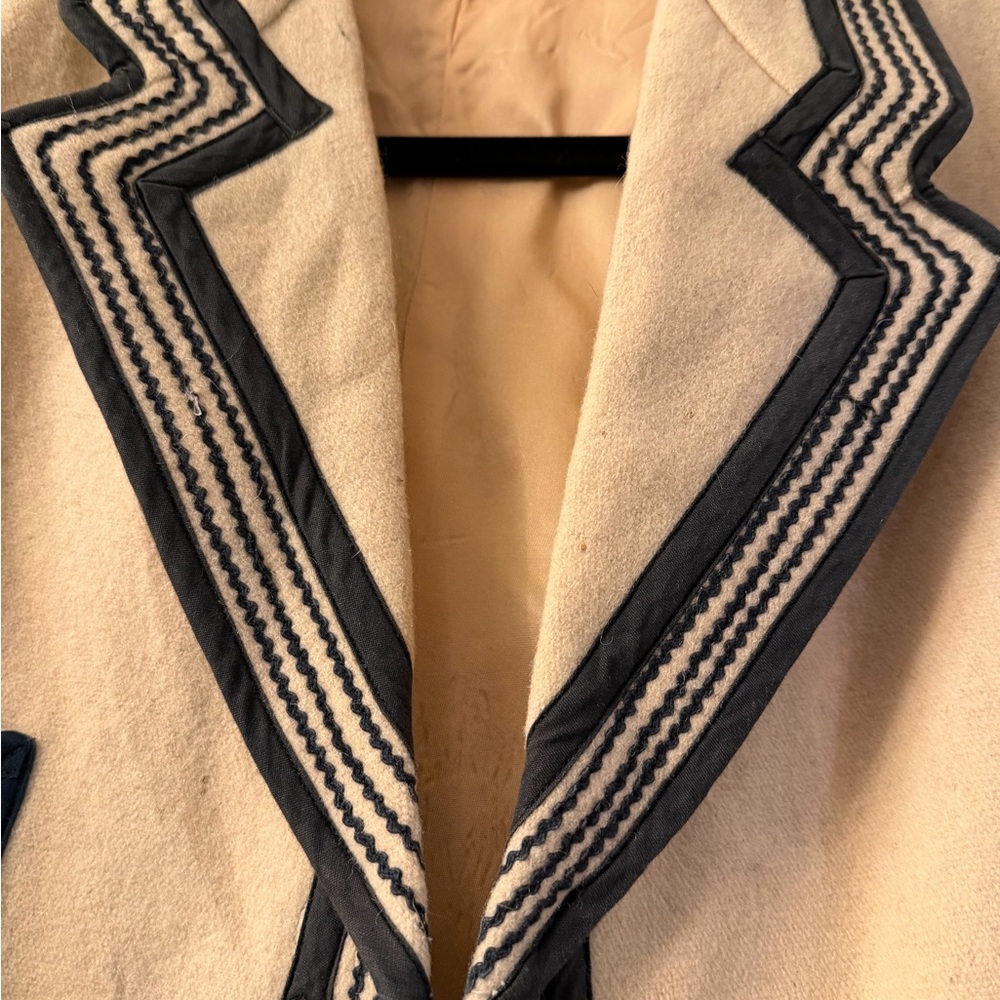 Beautiful Vintage Cream Wool Women’s Blazer, Black details, Small - Picture 3 of 13